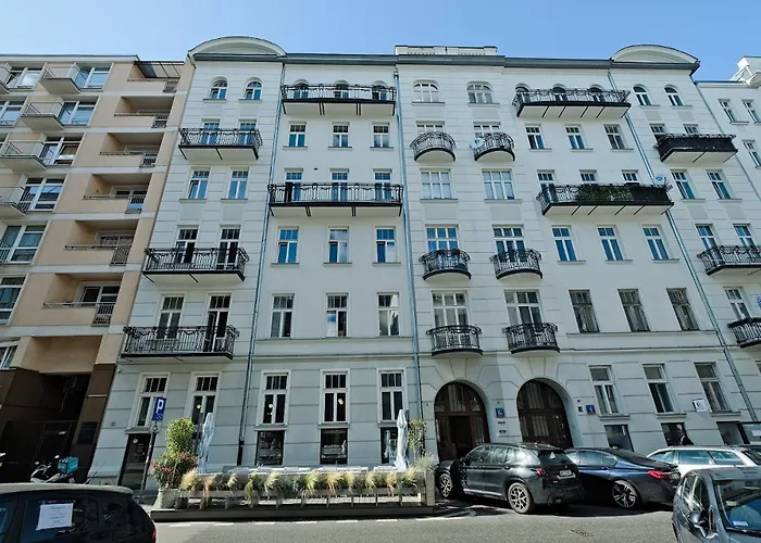 Urbannestgroup - Nowogrodzka 8